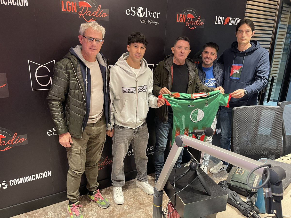 Maravilloso programa 1️⃣1️⃣9️⃣ el que hemos vivido esta mañana en <a href="/LGNMedios/">LGN Medios</a> 

Dar las gracias al <a href="/efcdfortuna/">CD FORTUNA</a> con especial mención a su técnico <a href="/frangr_18/">Fran García Ramos</a> y a su capitán <a href="/pablito_fy/">Pablo Fernandez</a> 

¡¡¡ORGULLO DE BARRIO!!!