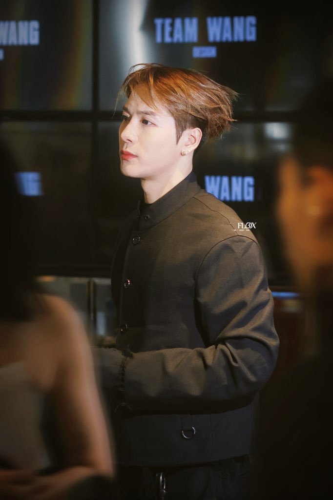 FL3X852- tweet media