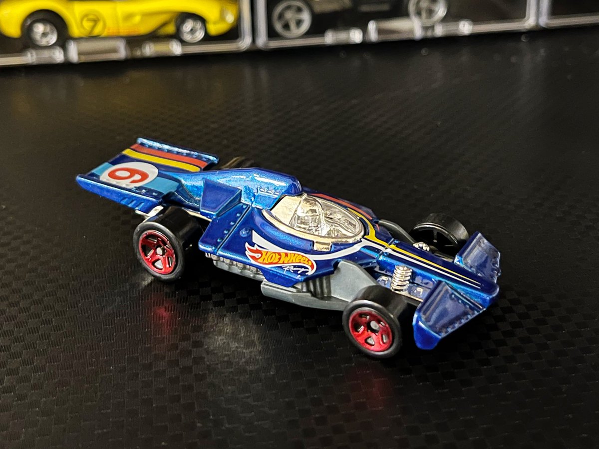 187arar's tweet photo. Formula Flashback
マッキーさんからお譲り頂いたかっこいいレースチーム😍
長〜いリヤウイングがクラシカルだけど近未来的🛞🔥

 #Hotwheels #ホットウィール
 #raceteam https://t.co/XiSdz4uvh0
