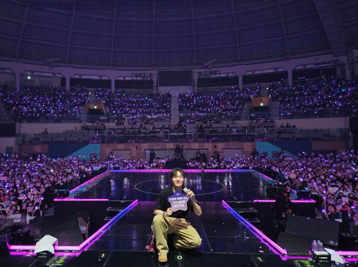 LeeCS_Official's tweet image. [📸] ✨251107 2025-2026 #이창섭 단독 콘서트 &amp;lt;#EndAnd&amp;gt; - 서울 DAY 1✨

네 번의 계절을 지나 돌아온,
두 번째 전국투어의 시작.ᐟ.ᐟ

시간이 아무리 지나도
창섭 군과 zz6친💙멜로디는
결국 함께일 거예요💓

#LEECHANGSUB #엔드앤드