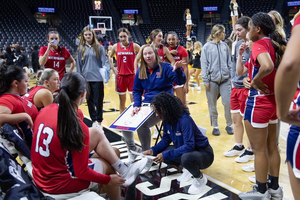 NewmanU's tweet image. See some of the best photos of the week! 

The past week saw your Newman Jets travel to Wichita State 🏀 and play host for MIAA Volleyball 🏐

Captured by our favorite Richard Rico😃 bit.ly/4ossKRa