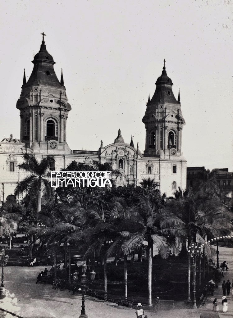 limantigua's tweet photo. Torres de la Catedral de Lima y una Plaza de Armas cubierta por Palmeras, allá por los años 20.
Coleccion Lima Antigua
#MasÁreasVerdesparaLima #arboles #LimaQuema #vladimirvelasquez #limantigua #coleccionlimantigua #MasVerdeParaLima https://t.co/de5vYrwsxr