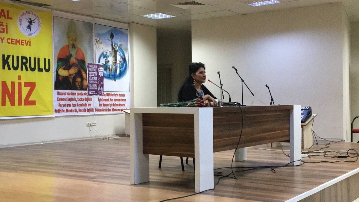 Yazar Gülfer Akkaya:
"Her kim ki bu çoğulculuktan uzaklaşıp 'Binbir sürek’i’ bire indirmeye çalışırsa yanlış yapar."
ozgurpolitika.com/haberi-kurt-al…