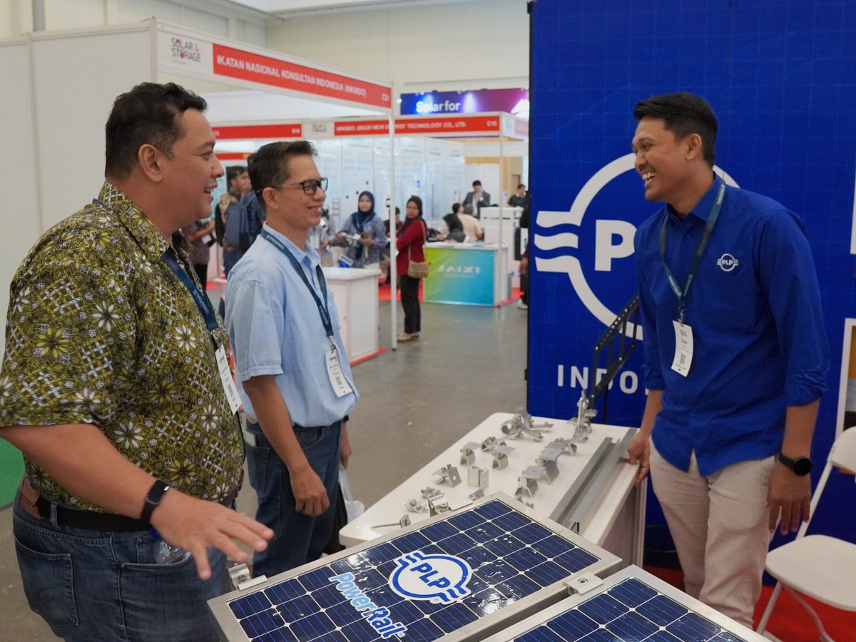 PLPID's tweet image. Terima kasih kepada semua mitra &amp;amp; pengunjung yang telah berkunjung ke booth PLP Indonesia dalam gelaran Solar &amp;amp; Storage Live Indonesia 2025. Dukungan dan antusiasme Anda menjadi dorongan bagi kami untuk terus mengembangkan solusi energi surya yang andal &amp;amp; berkelanjutan.

#PLPID