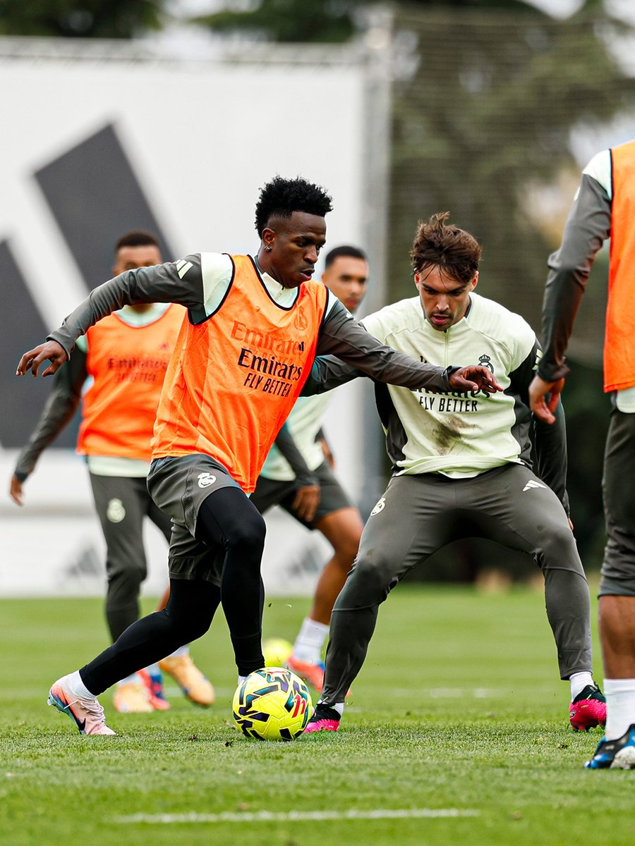 🤜 @ViniJr ⚔️ <a href="/RaulAsencio7/">Raúl Asencio</a> 🤛