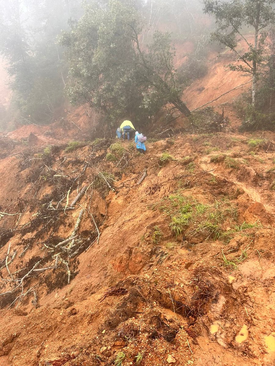 "Ay, es que tengo que ir al súper"
Mientras tanto, en la Huasteca y sin caminos 👇🏼 #Veracruz