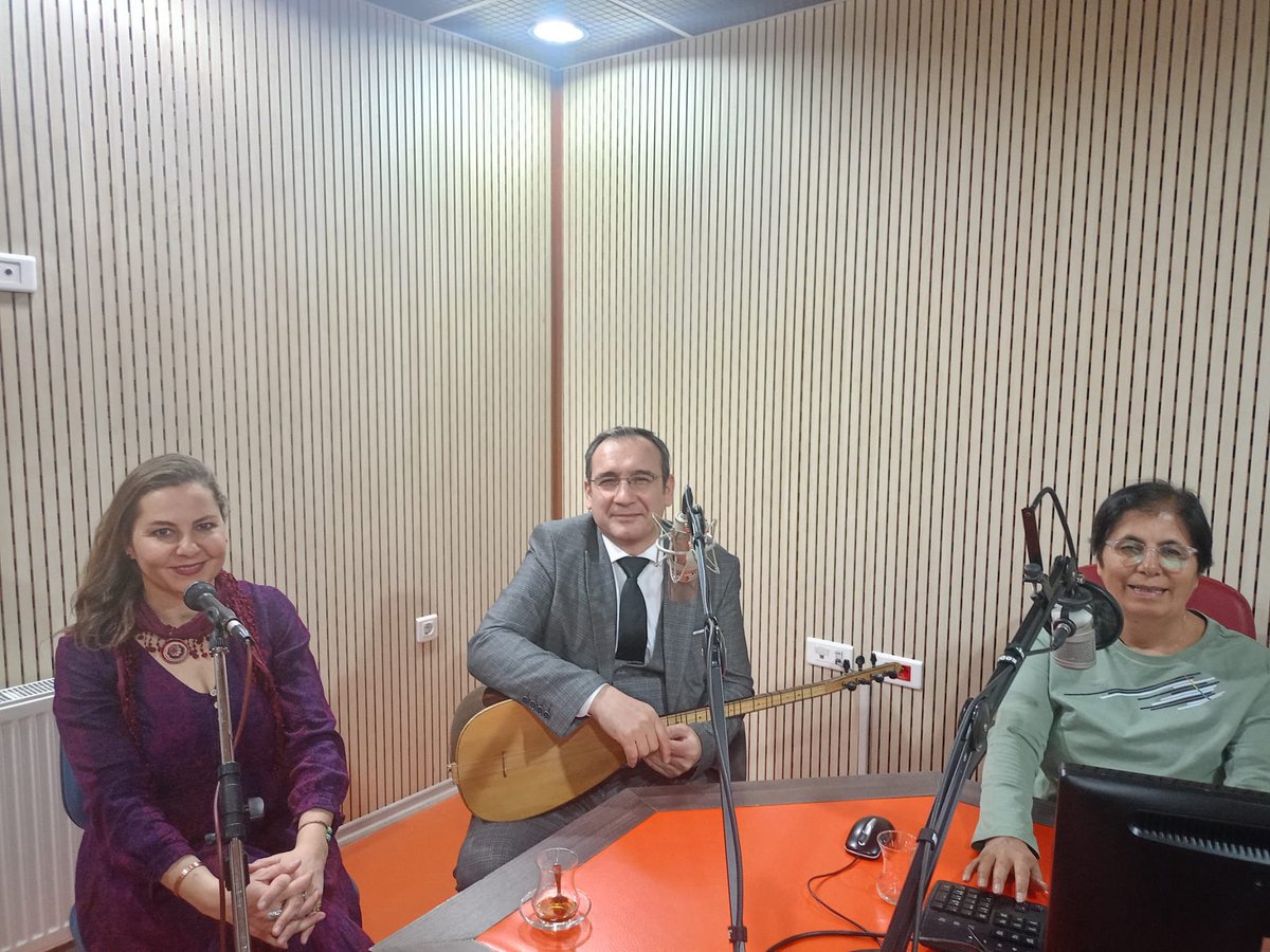 ANADOLU’DAN SESLER - BUGÜN SAAT 21.15-23.00’de SİZLERLE…

Emine Ertürk Karaaslan’ın hazırlayıp sunduğu programda Kültür Bakanlığı sanatçısı Ali Kemal Seven ve Alev Yıldız’la yurdun dört bir yanından türküler eşliğinde keyifli bir sohbet sizi bekliyor.

radyo.mgm.gov.tr