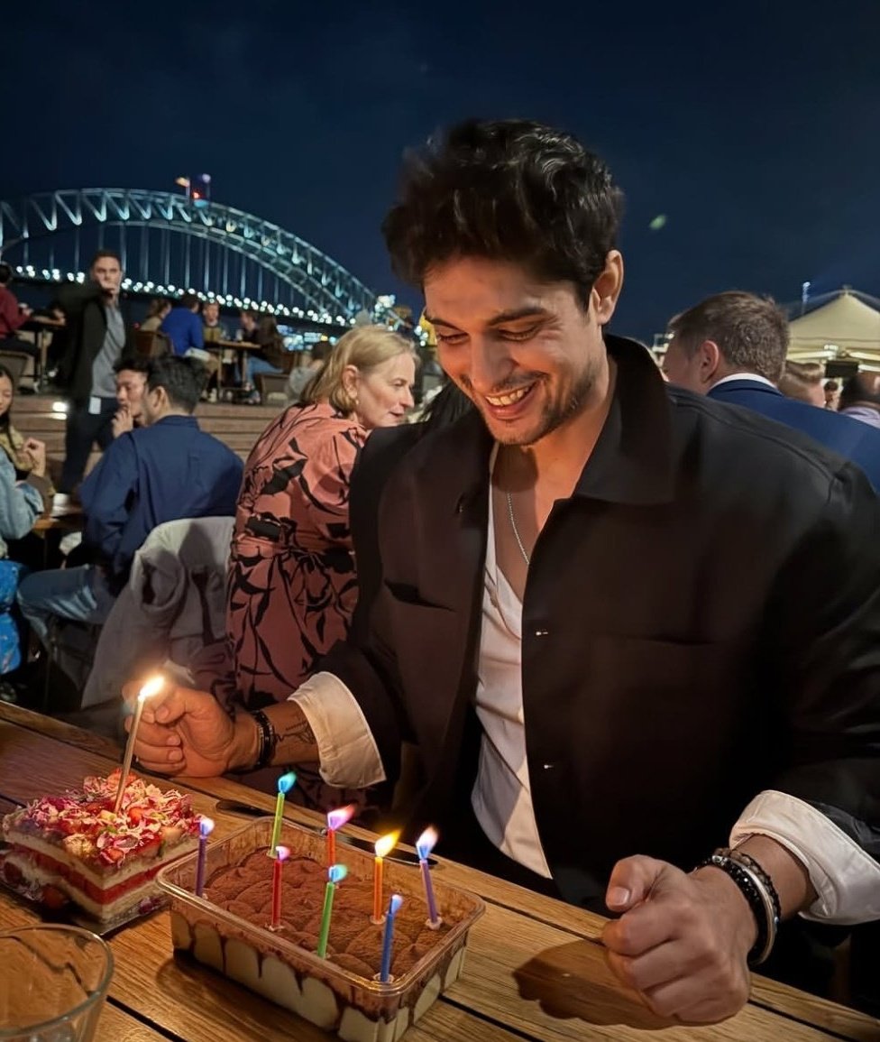 Ankit posted his birthday pics. 😍
He looks very handsome.

📌 Sydney, Australia.

#AnkitGupta