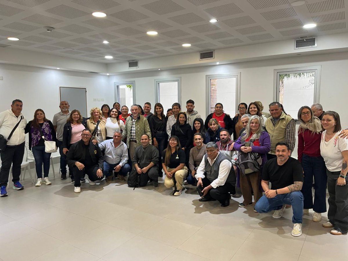 GiselaLZamora's tweet photo. Participé de una reunión con la Red Pastoral de Benavídez, junto a distintas áreas municipales, con el objetivo de fortalecer los lazos entre las instituciones que acompañan a nuestra comunidad. 💜
#TigreEsMiVida https://t.co/cQAVT2jBH8