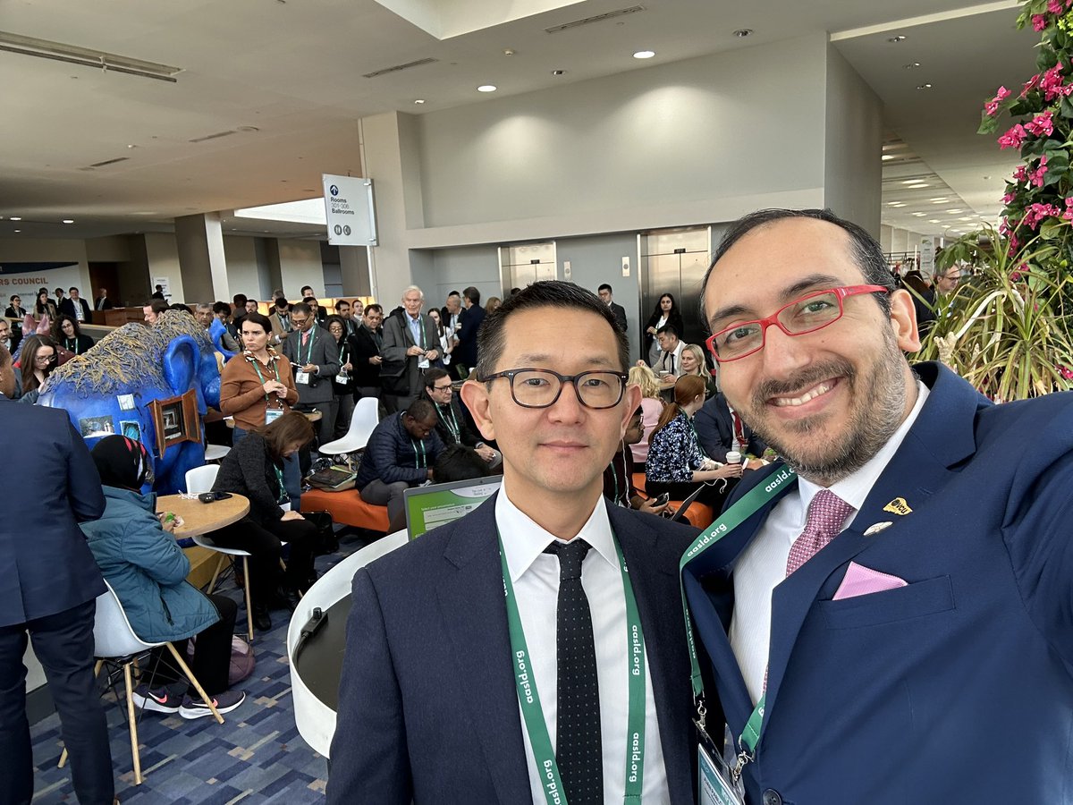 juanpabloarab's tweet photo. Packed house for our #ALDsig poster highlight session at #TLM25 @geneyim @AASLDtweets https://t.co/K4o2pe4cpc