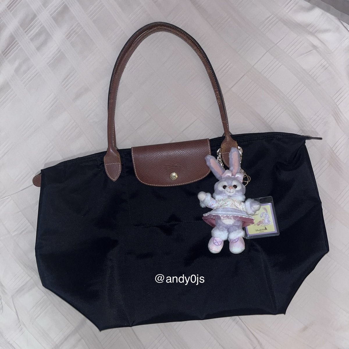 andy0js's tweet photo. ส่งต่อ longchamp m long (L) แท้
สี noir (ดำ) ผ้าเงาสวย ไม่พอง ไม่เฟด
- ตำหนิตรงสาย อะไหล่ (พต.ใต้เมนชั่น)

price: 1700฿ ส่งฟรี รับผ่อน💸

#longchampส่งต่อ #longchampพร้อมส่ง 
#ส่งต่อกระเป๋า #ส่งต่อlongchampแท้ #longchampthailand #longchampth #longchampsecond #ส่งต่อlongchamp https://t.co/5O6Gvnq5Ao