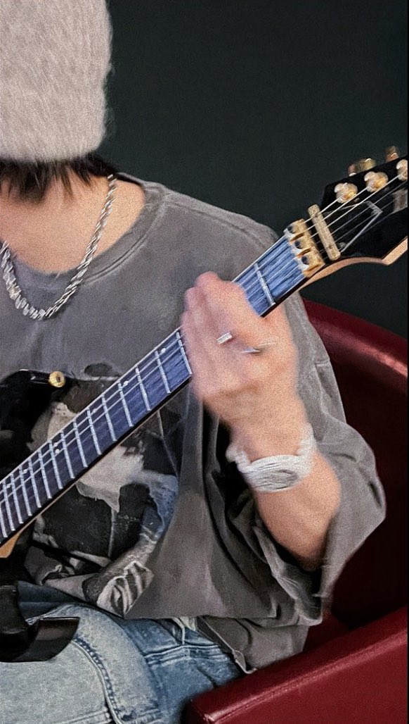 heesevns's tweet image. soft launch