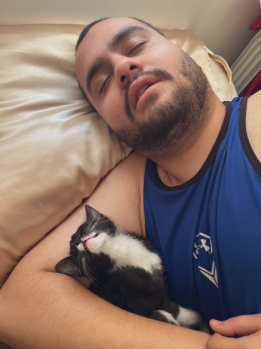 Heeva_kz's tweet photo. جمعه ناز با پسرای ناناز🌶️ https://t.co/v7kT08C2AV
