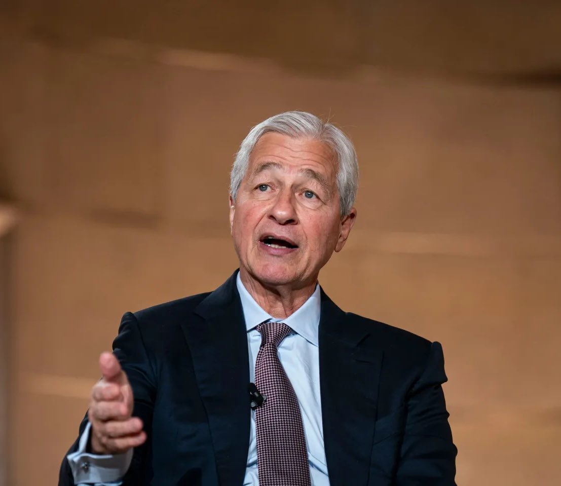 Vivek4real_'s tweet photo. 🇺🇸 $4 TRILLION JPMORGAN JUST BOUGHT $134,000,000 WORTH OF #BITCOIN ETF

YOU ARE SCARED, JAMIE IS BUYING https://t.co/rkJTKgsFnn