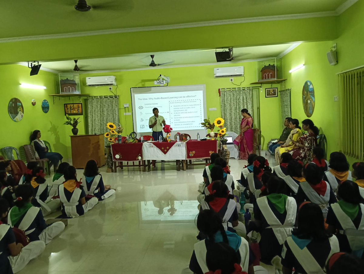 matiurkws's tweet image. Exciting news!
Shruti Gyan, an audio-based learning project designed by Neil Bose (IMSA, USA), launched at Maharani Kashiswari Girls HS!
Enhancing student learning through the power of sound 🎧📚#ShrutiGyan #EdTech #AudioLearning 
@EduMinOfIndia  @PMOIndia @vandnasri @MSJEGOI