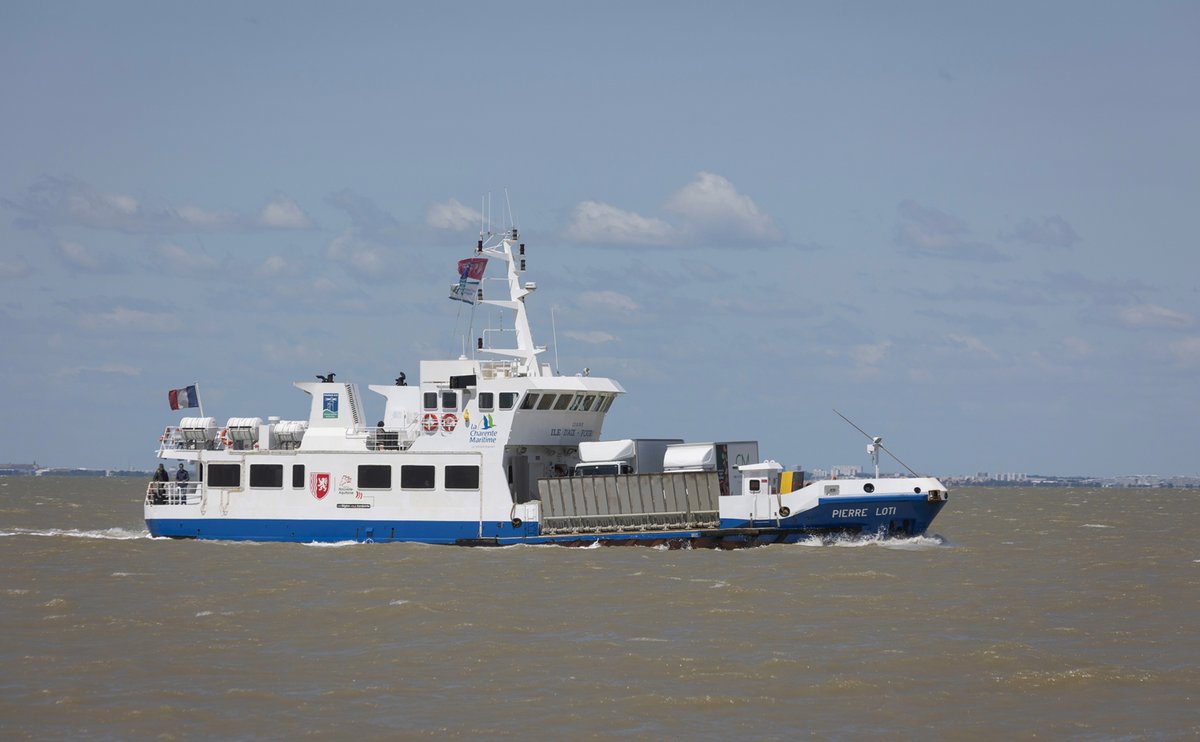 🌊🚤 Liaison Fouras ↔️ Île d’Aix
A l'approche de l'hiver, certaines traversées peuvent être annulées ou décalées selon la météo (vent, houle…).
👉Avant votre départ, vérifiez les infos en ligne : service-maritime-iledaix.com

#CharenteMaritime #IleDAix #Fouras