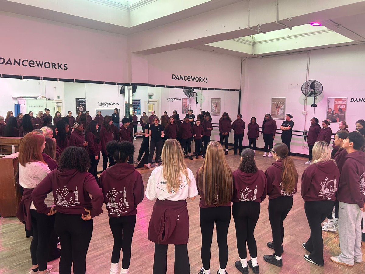 Arrived to our “WICKED” dance workshop at DanceWorks 💚🩷