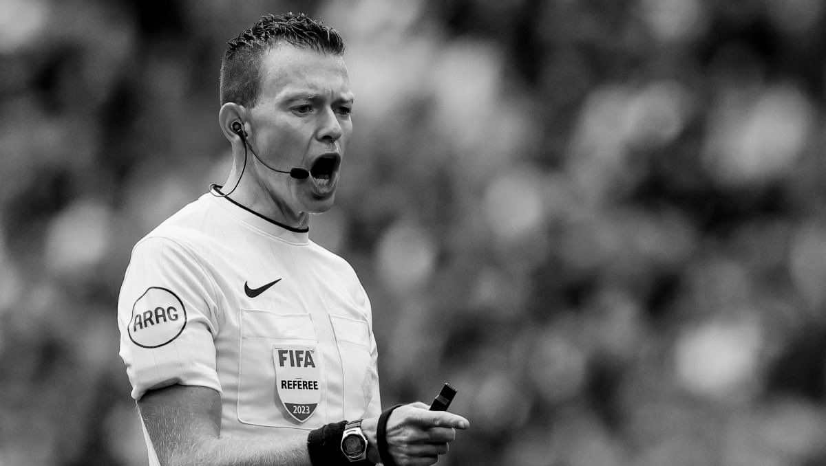 💥 The referee went to the VAR monitor, watched the incident… and STILL didn’t give the penalty!
In the 90+ minute, Fenerbahçe was robbed right in front of VAR.
When VAR calls, the footage must be reviewed and the rules must be applied.
But last night, <a href="/UEFA/">UEFA</a>’s “Fair Play” slogan