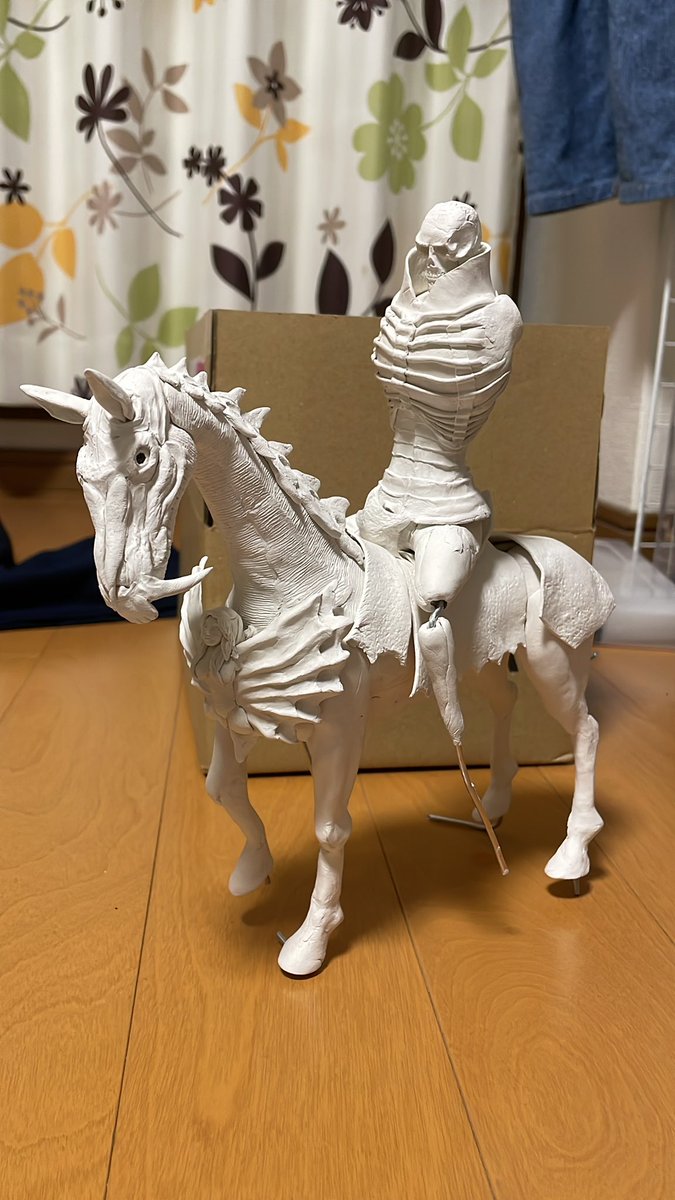 0Ncbwbm's tweet photo. 髑髏の騎士を作る④
馬の装備をつくるー https://t.co/9aXwGG114u