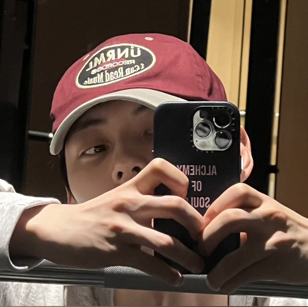 hwangsaaa's tweet photo. 그는 바로 황도황대장(복숭아느낌으로 가져온건 절대안비밀) https://t.co/dAYubvaIAH