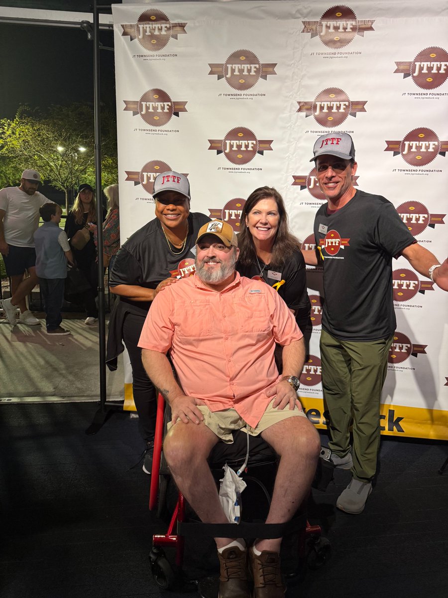 NAI_Hallmark's tweet image. Our team was so glad to support the JT Townsend Foundation at Top Golf to help families across Northeast Florida get the equipment and services they need. We had an epic night and our team came home with some winning prizes! 

#jtgivesback #CommunityCommitment