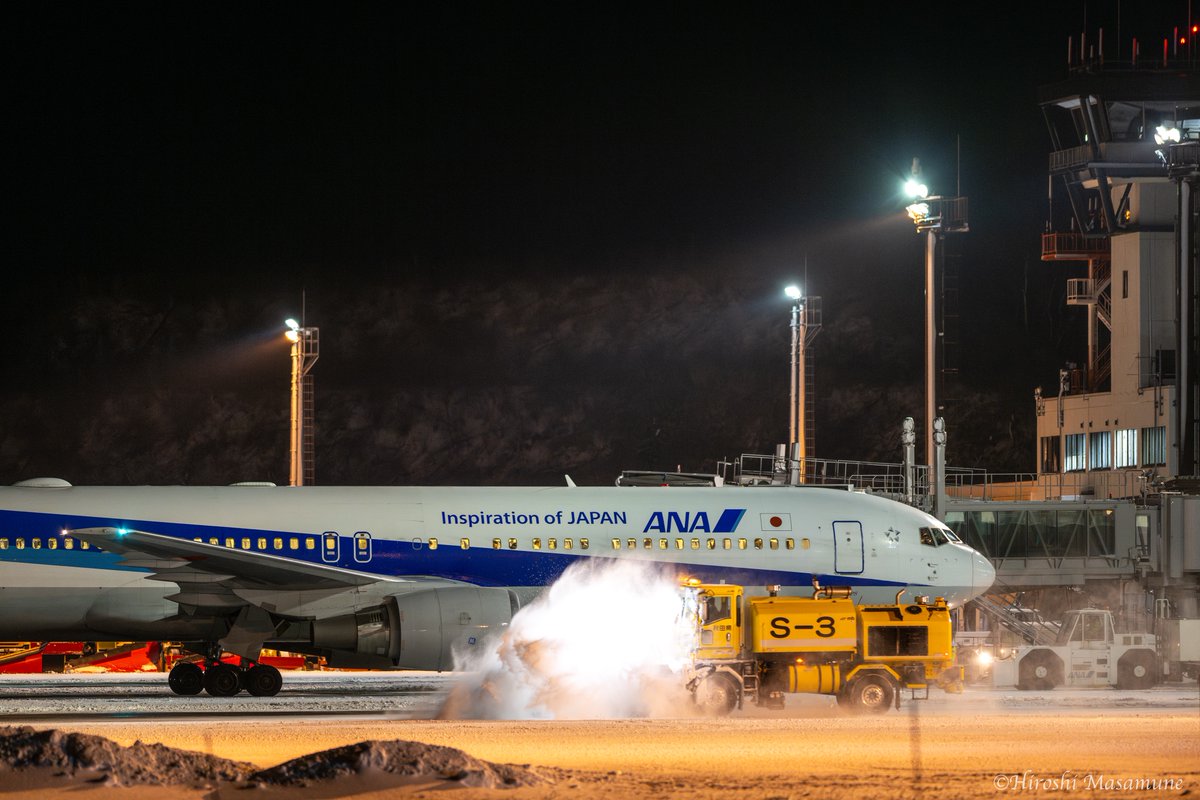 北の方から少しずつ雪の知らせが聞こえるようになりました。
行きたい場所はいくつも…

Nikon Z9
AF-S NIKKOR 300mm f/2.8G ED VR Ⅱ
Sachtler FSB8
Manfrotto 536

AXT/RJSK
Akita Airport

個展「未完」 出展作品（A4）

個展まであと40日
正宗　浩　Photo Exhibition Ⅲ
未完 3rd. Chapter