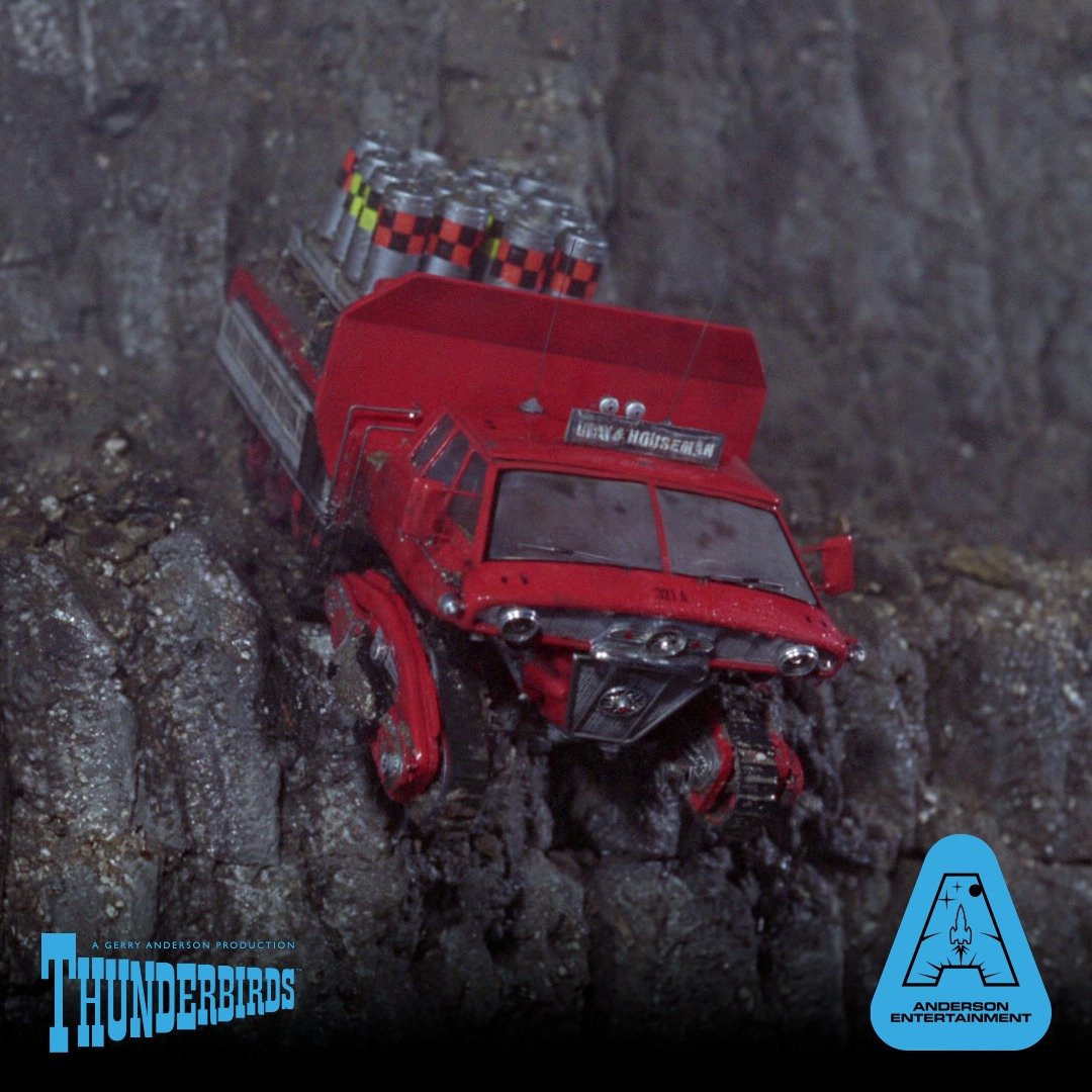 GerryAndersonTV's tweet image. What would you do in this situation?