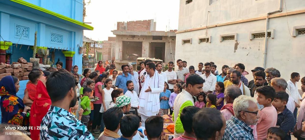 nitishpatel_jdu's tweet image. 📍 झाझा विधानसभा (जमुई)

आज #झाझा विधानसभा के सोहजना मोड़, सुंदरी टांड, चाय एवं महापुर गांवों में NDA समर्थित जदयू प्रत्याशी श्री Damodar Rawat  जी के पक्ष में जनसंपर्क कर जनसंवाद किया ।

इस आत्मीय स्वागत व स्नेह के लिए सभी ग्रामवासियों का हृदय से आभार।