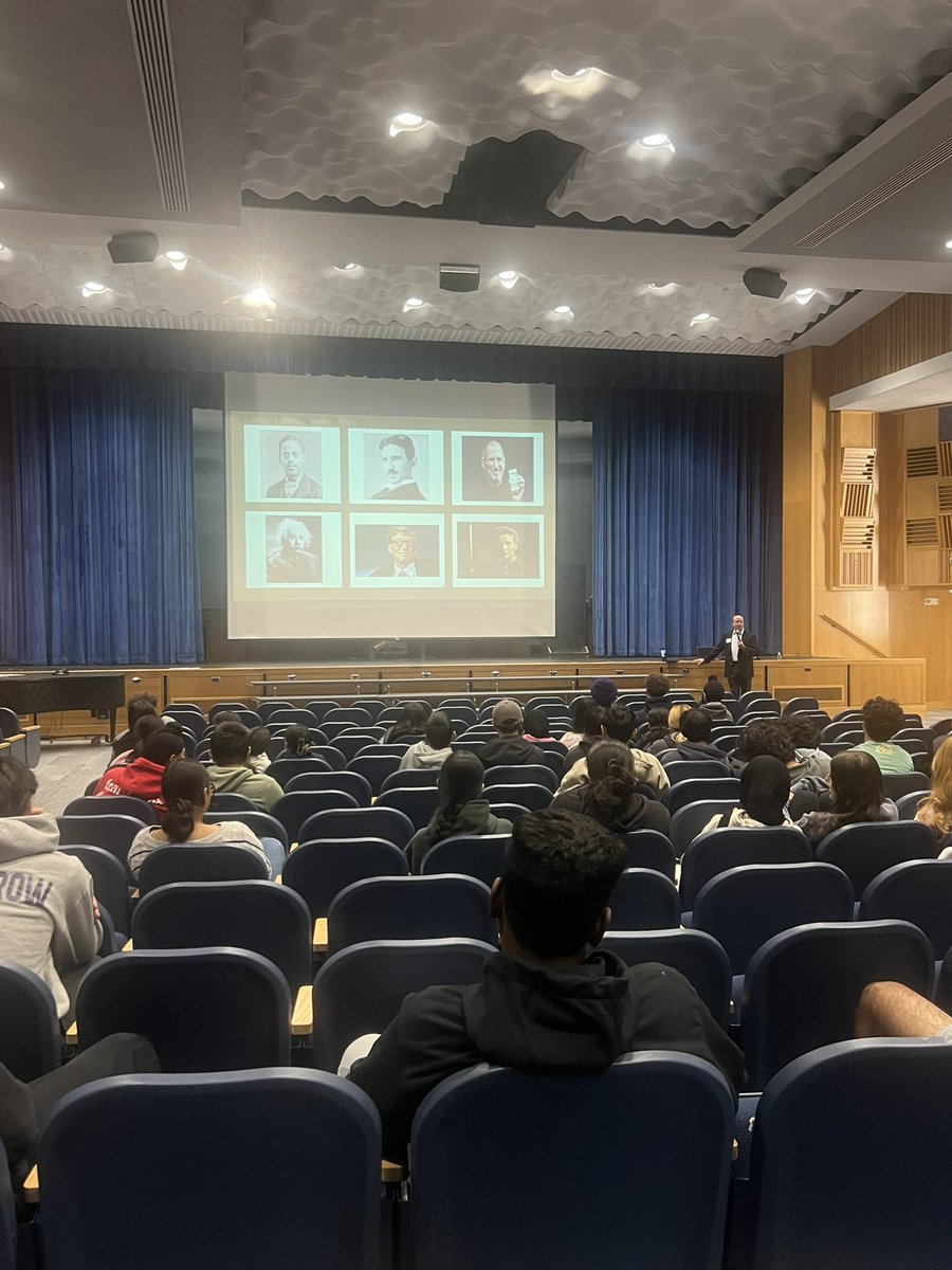 Mrs. Strauch tweet media