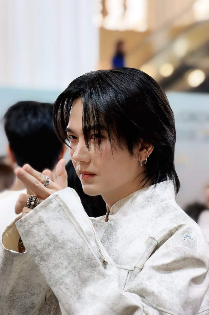 Handsome teenager bui🥰

 SHINSEGAE CENTRAL WITH BUILD

#SHINSEGAExCentral
#SHINSEGAEHyperGround
<a href="/JakeB4rever/">BIU.</a>