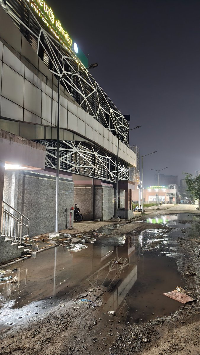 SubhadeepSubha's tweet photo. @RailwaySeva @metrorailwaykol No action has been taken till date. Waste water is being flown on the ground of the complex itself. @RailMinIndia @InfoKmrcl @metrorailwaykol @RailwaySeva @ash https://t.co/k2miyttFOM