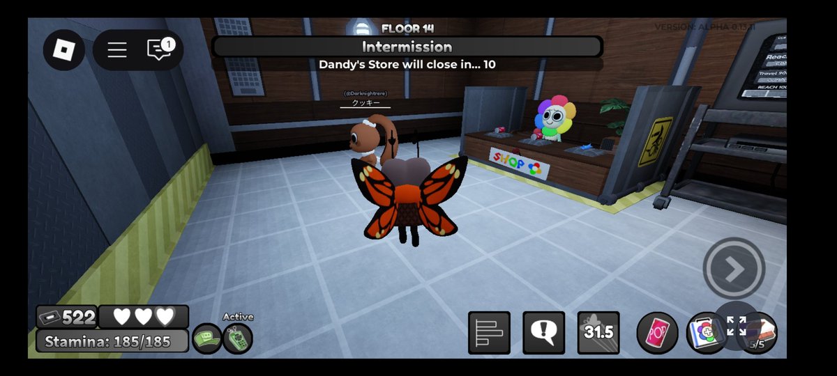 SuperT017's tweet photo. @Roblox Screen shot see right hand lower corner..prevents me from using items https://t.co/DftcTswmEM