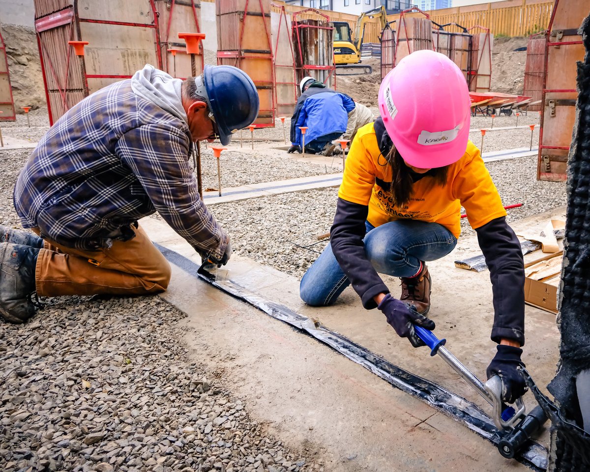 This week, we welcomed 3 amazing teams from Activa to our build sites! Over 3 days, these volunteers made a real impact. Activa’s commitment to building stronger communities are a true testament to their mission and values. Thank you for helping make home possible! 💙🏡