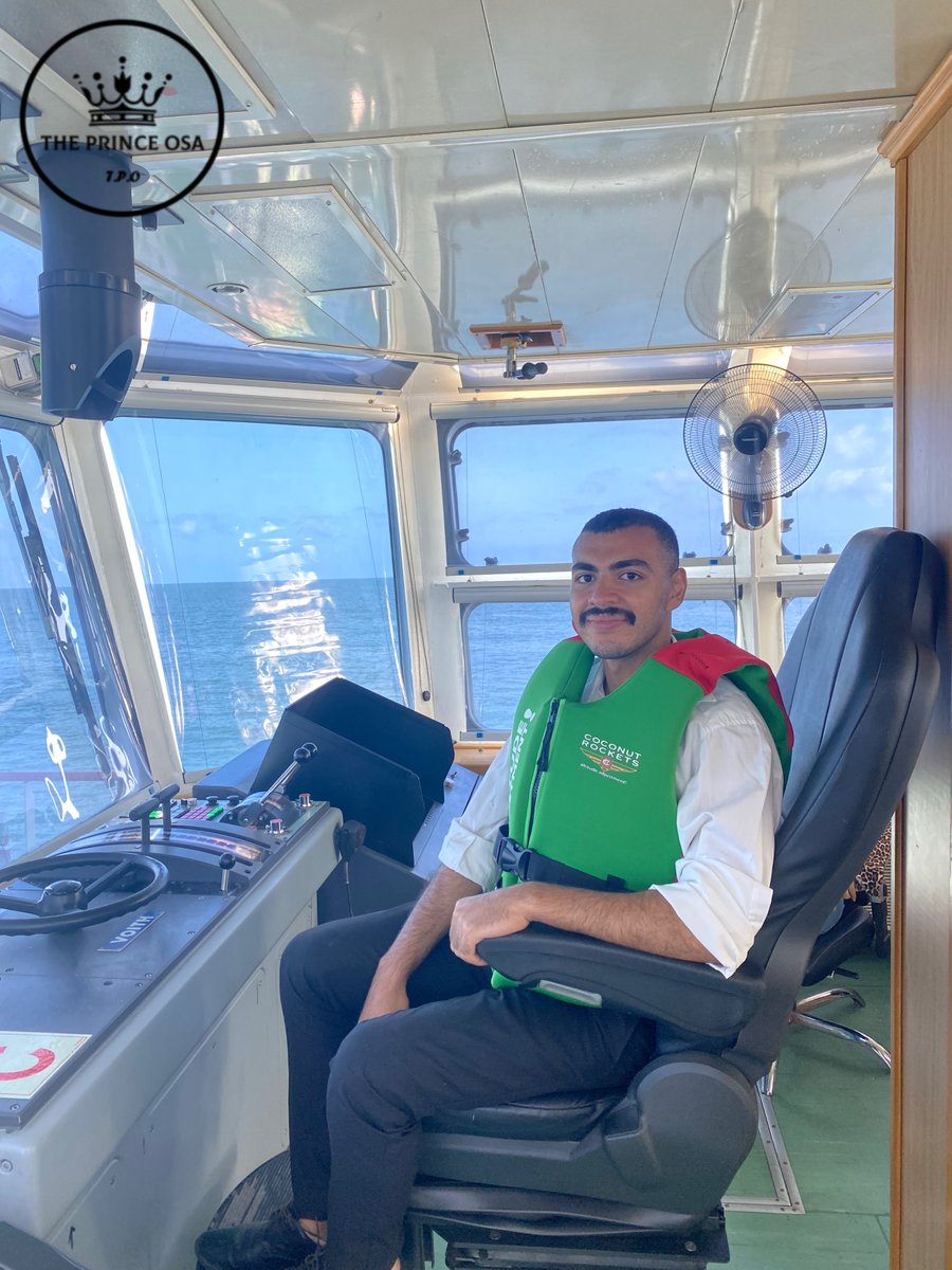 ThePrinceOsa's tweet photo. Travel in the sea with elegance 📷
سفر في البحر مع الأناقة📷
#سفر_البحر #أزياء_البحر
#THEPRINCEOSA #TravelInStyle #SeaFashion https://t.co/LPxVi1ApEJ