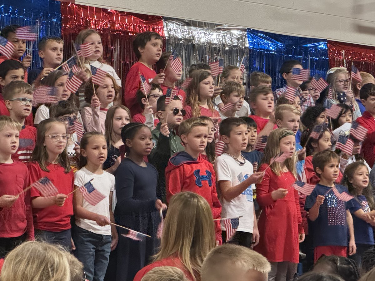 A picture is worth a thousand words… and at the FHE Veterans Day assembly, those words were honor, respect, and gratitude. 🇺🇸 We are proud of our students and incredibly grateful to our veterans. #wearemaryville