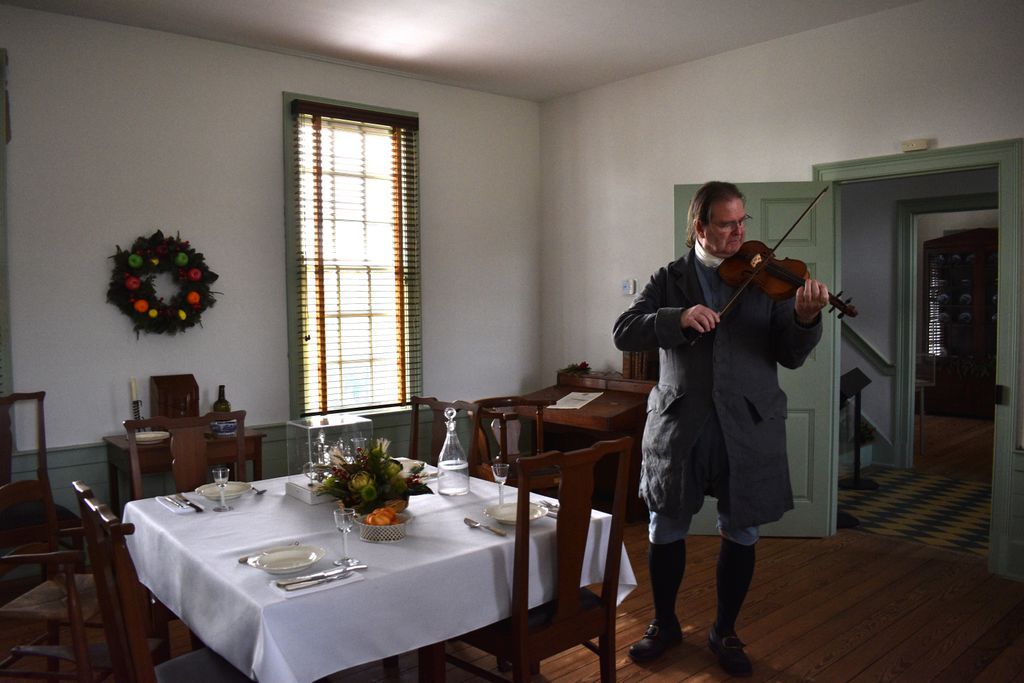 Join us for Red Hill’s Annual Christmas Open House on Sunday, December 7, 2025, from 1:30–4:00 PM!

The Patrick Henry Auxiliary invites you to celebrate the season with FREE admission, docent-guided tours of Patrick Henry’s beautifully decorated home and historic buildings, and