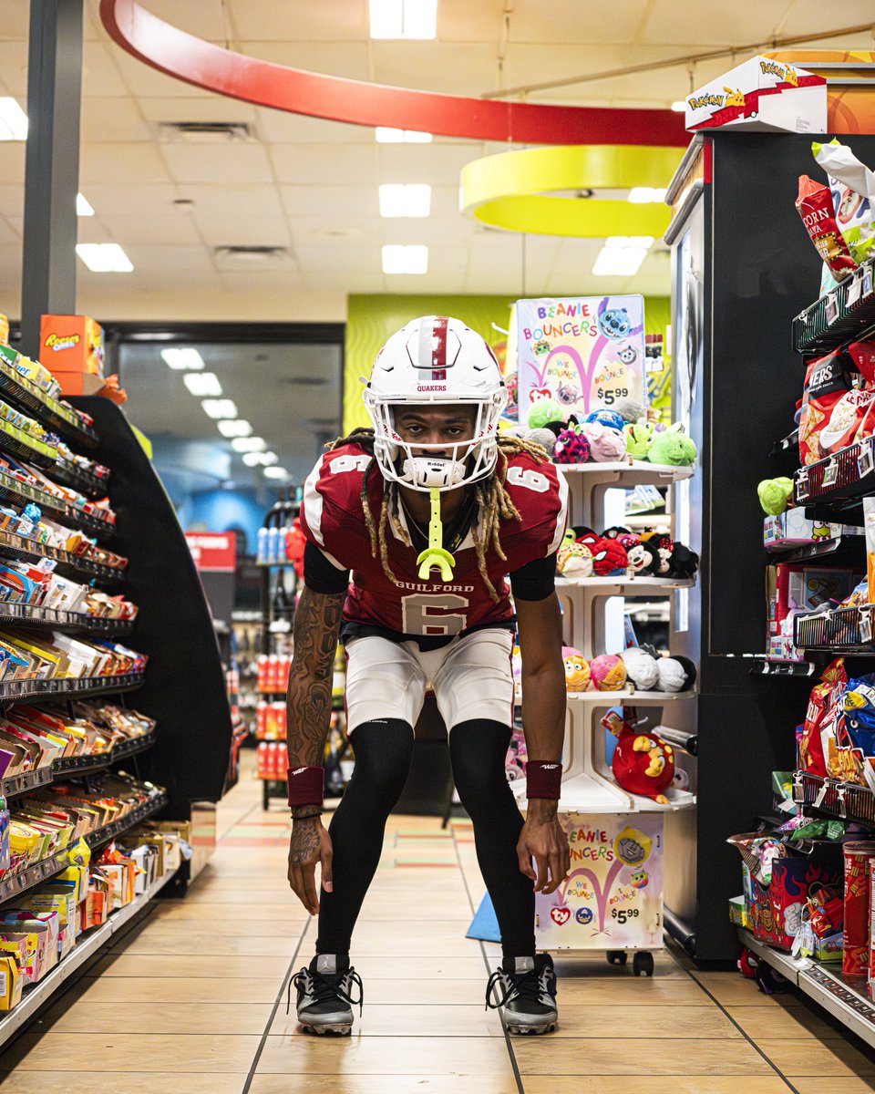 GuilfordFB's tweet photo. 𝙎𝙚𝙣𝙞𝙤𝙧’𝙨 𝙎𝙚𝙡𝙚𝙘𝙩𝙞𝙤𝙣𝙨.

👕: 🔴 | 👖: ⚪️

#GoQuakes https://t.co/Fbi2Upu074