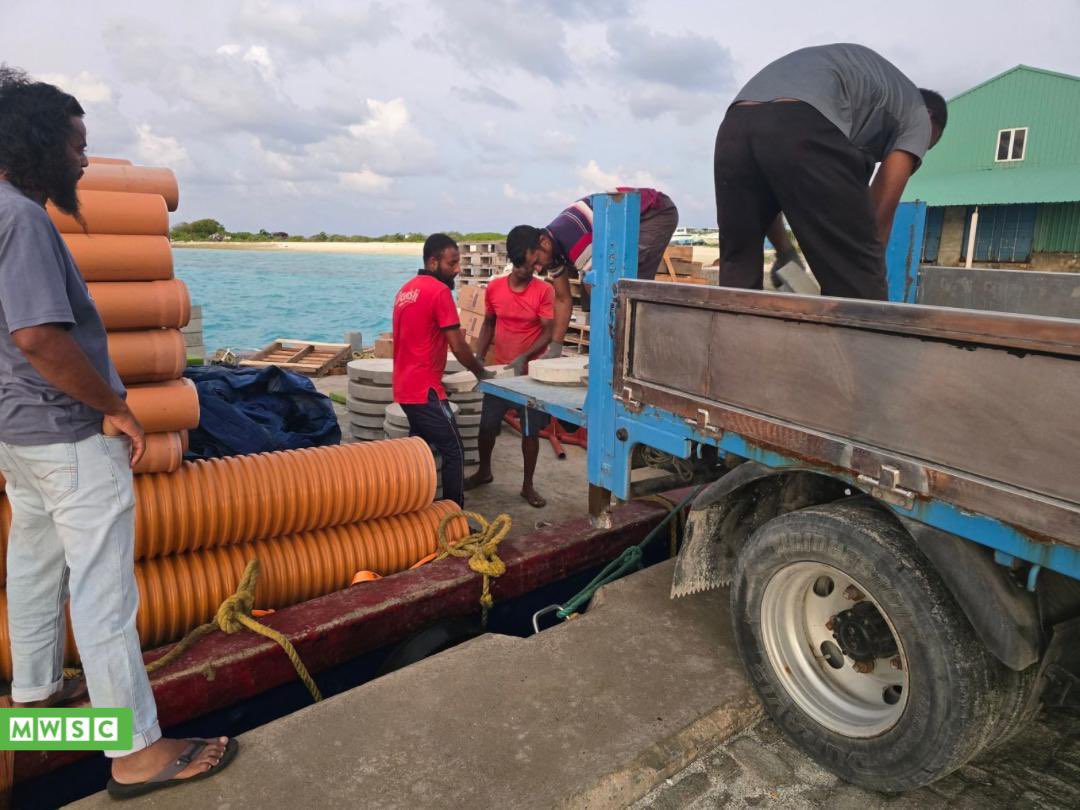F. Nilandhoo Sewerage Project: Sewer network materials have reached the project site. Material unloading work is currently ongoing. 
#MWSCAsaasee