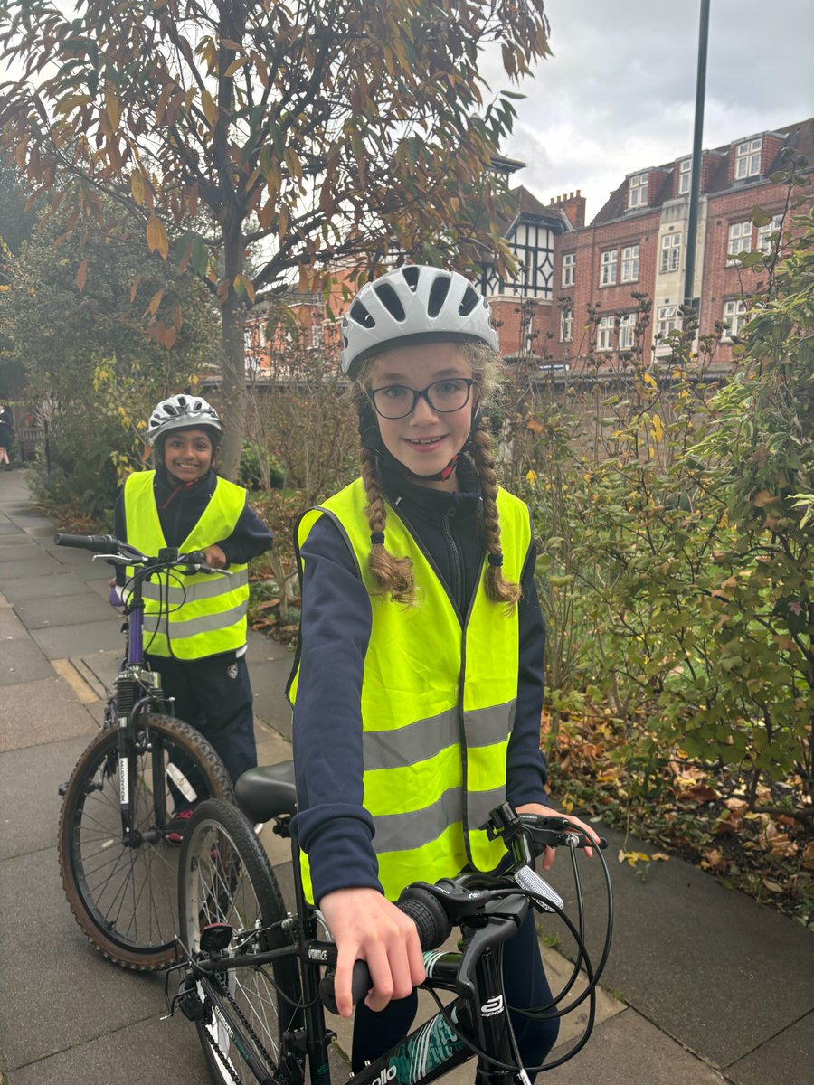 stcatherinessch's tweet image. 🚴‍♀️ Our Year 6 girls are on the road to becoming confident cyclists with Bikeability! 🚴‍♂️💨
They&apos;re not just riding bikes; they&apos;re gaining independence and life skills!

#SCSdeedsnotwords #SCSgirlseducation #SCSPrep #Bikeability #RoadSafety #ConfidentCyclists #LearningLifeSkills