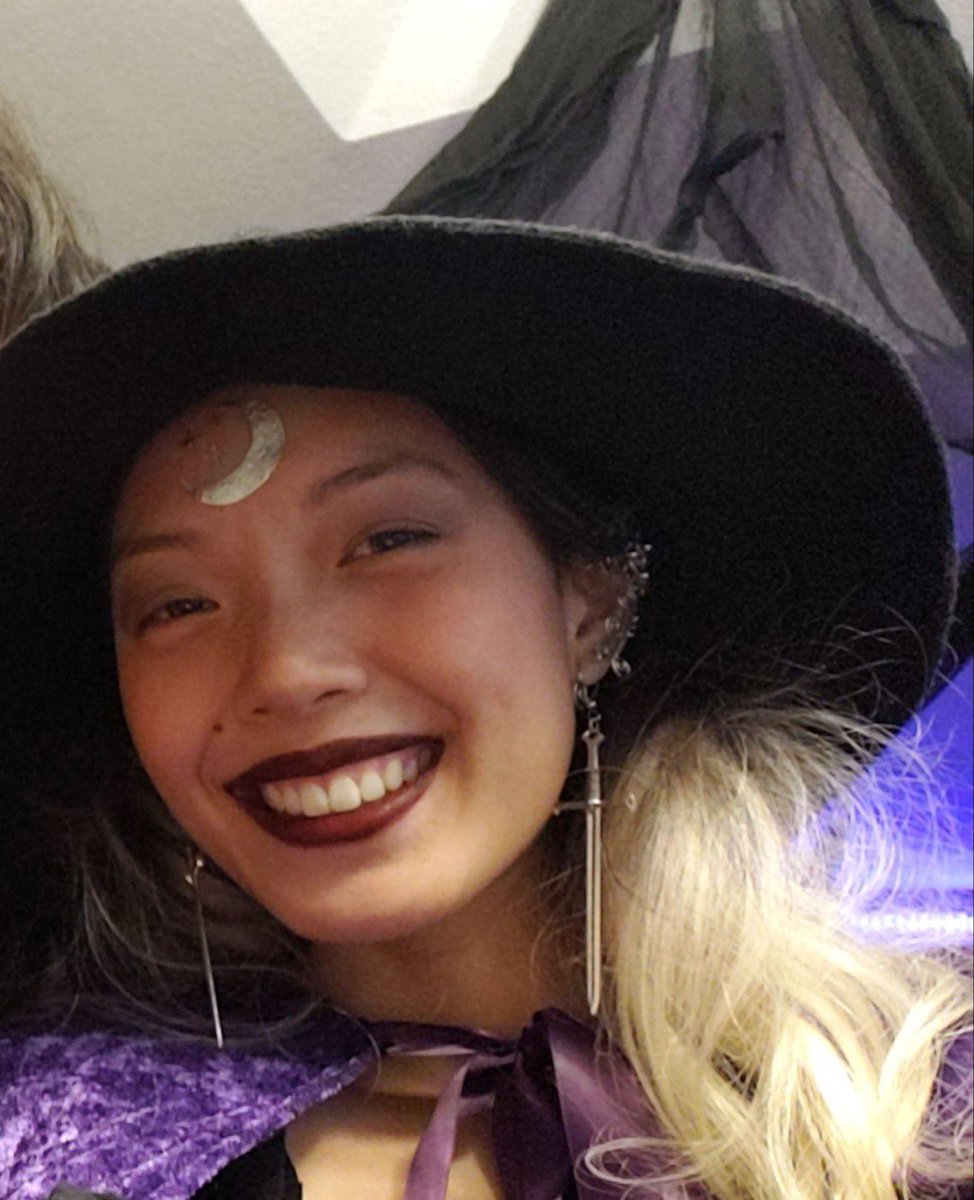 Knimbleyx's tweet image. It is with the heaviest heart that I ask my community to support my friend Sabrina as she transitions to hospice care following her battle with cancer.

Sabrina has been a friend of the Garden since 2021 and I want her final days to be comfortable. 🩵🌷

gofund.me/e72d96c25