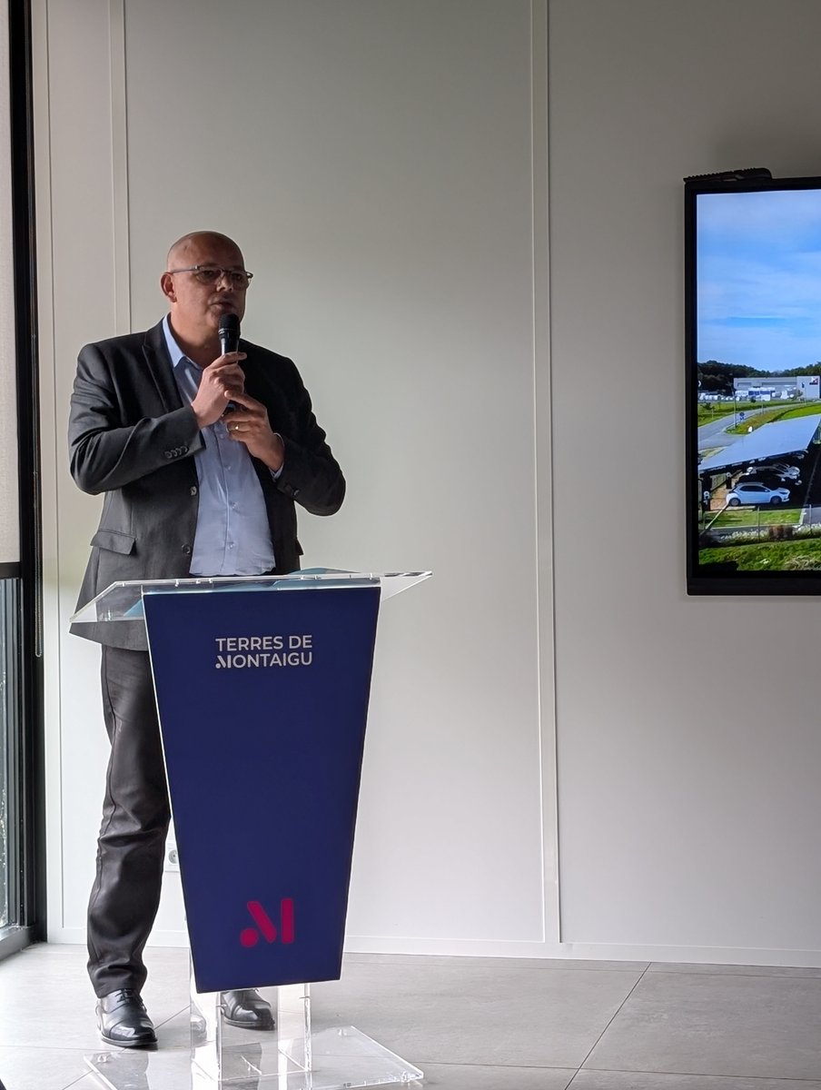 🌞De nouvelles ombrières photovoltaïques ont été inaugurées aux Marches de Bretagne chez MOINARD ÉNERGIE ! 🌞
Un beau projet pour produire de l’énergie verte localement et accompagner la mobilité électrique. 🚗
Merci aux entreprises locales pour leur engagement ! ⚡️
