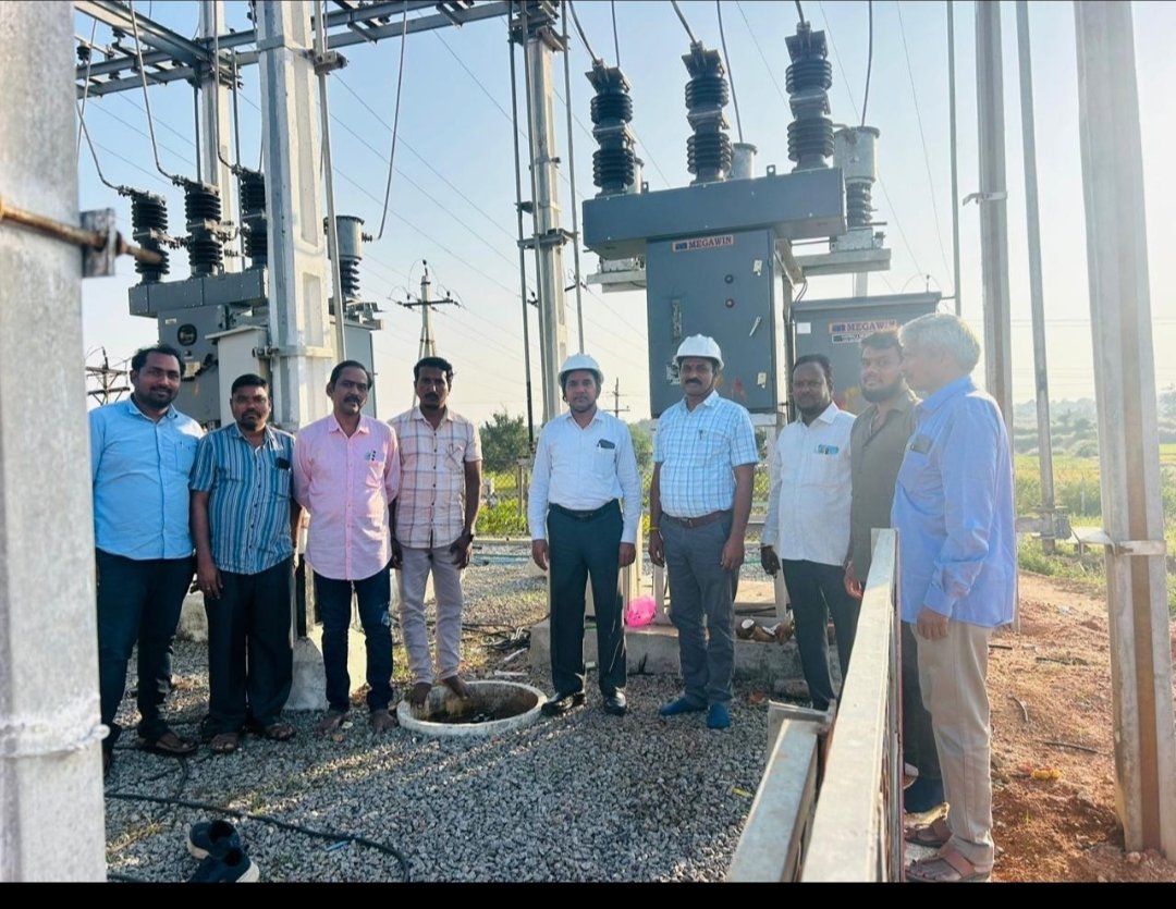 TG_NPDCL's tweet image. ⚡ #TGNPDCL #Jangaon ⚡
As part of Unbunching of Feeders, a new 11 kV VCB has been successfully commissioned today at Bonthagattunagaram SS, Tharigoppula Section, Jangaon Division, duly bifurcating the existing BP Thanda Feeder from Bojya Thanda Feeder, charged at 16:15 hrs.

✅…