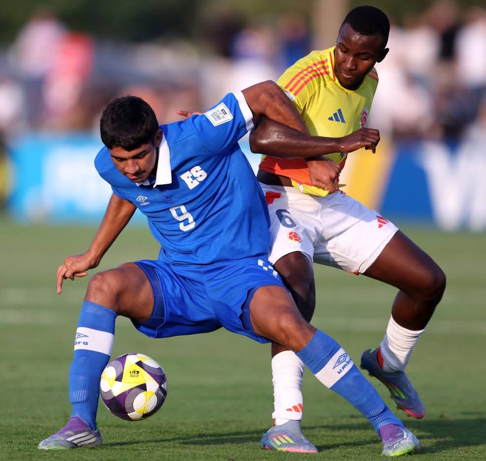Ha sido de los mejores hasta hoy en el Mundial: Luis Tobar (de <a href="/AlianzaFC_sv/">Alianza Fútbol Club</a>) Ojalá que en el próximo certamen tenga más minutos en los albos (primer equipo) Por ahora si me dan a escoger entre Salazar y él, me decanto por el sub 17