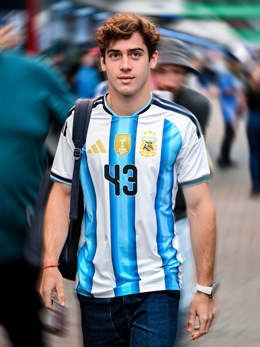 2026 will be with this jersey and alongside <a href="/FranColapinto/">Franco Colapinto</a>! 🇦🇷🏎️