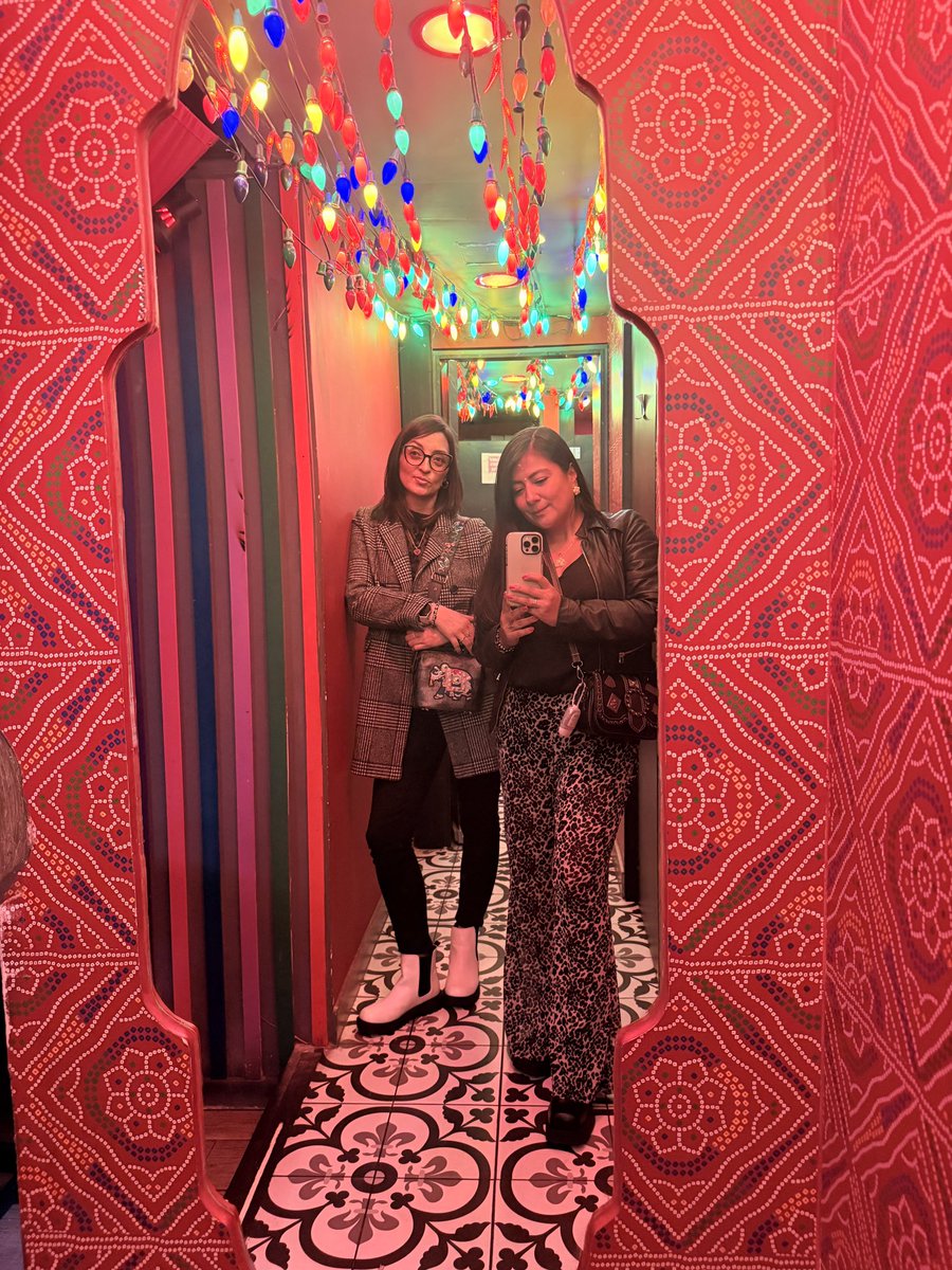 Juliette_Rose_'s tweet image. Siempre amaré estar en este lugar #BombayVibes #BestFriend 💖🧿🪬