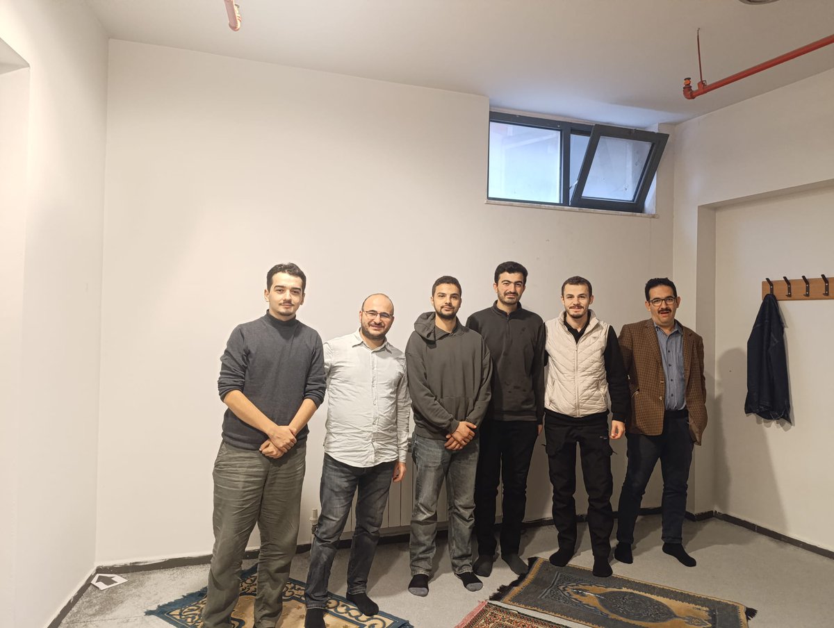 iucagd's tweet image. Avcılar kampüsümüzde üniversiteli kardeşlerimizle hadis halkamızı gerçekleştirdik.