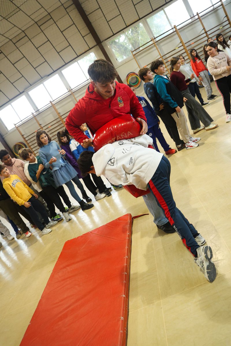 ¡Gracias <a href="/AytoLeganes/">Ayuntamiento de Leganés</a>! ☺️ 

Qué bien lo hemos pasado esta mañana. 

#LoQueNosUne | #LosLeones