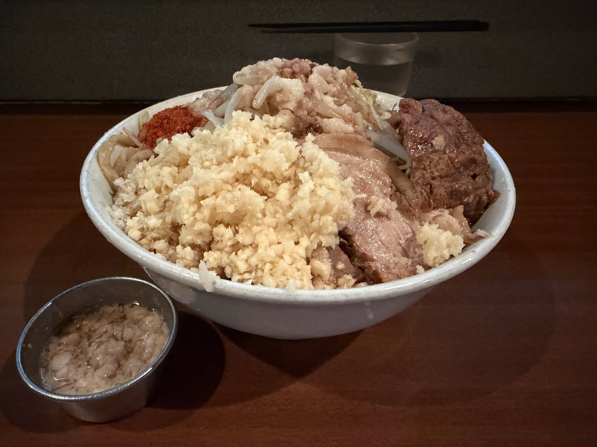 shigerv's tweet photo. 気がつくと極太麺を食べている自分がいる

＃立冬 https://t.co/QteKEBSpIa