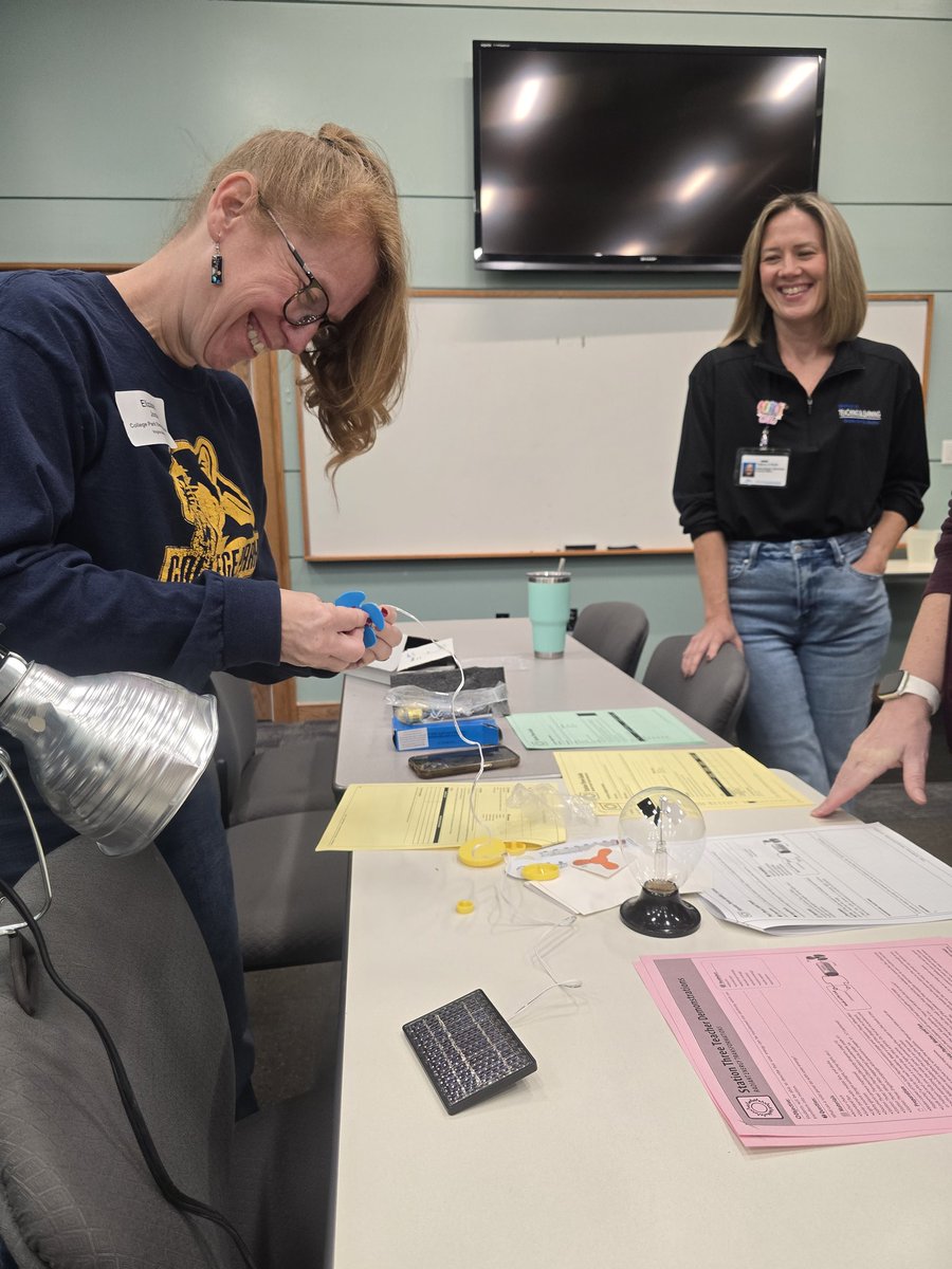 NicoleITSnVB's tweet image. Enjoying the science experiments and hands-on training today!  Thank you DTAL!  @CPES4LIFE @vbschools @DrManigo @smitherette @NancyeFlinn @tatjana_heintz #vbits #wearevbschools @sarapmendez1