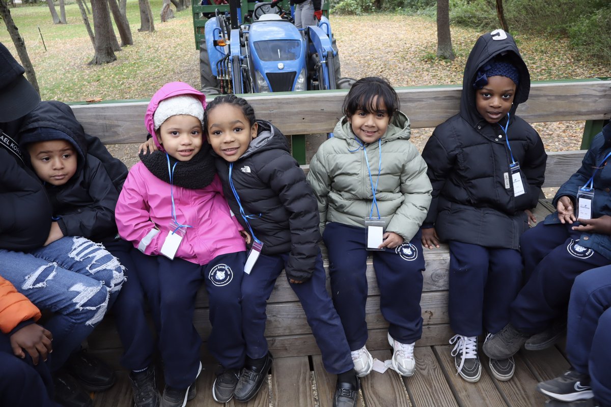 Hayrides + hands-on learning = unforgettable memories at <a href="/queensfarms/">Queens Farms</a>! 🐑🌾
Connecting classroom lessons to real-world experiences.
Craving more Fall Spirit? Head to our website for the full gallery! 🍁

#FarmLife #SchoolTrip #ScholarLife #BeExcellence #LearningInNature